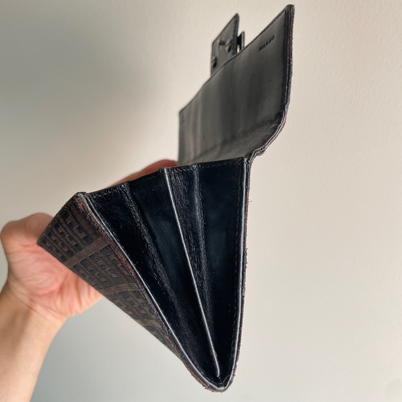 Authentic Fendi wallet - Picture 4 of 12